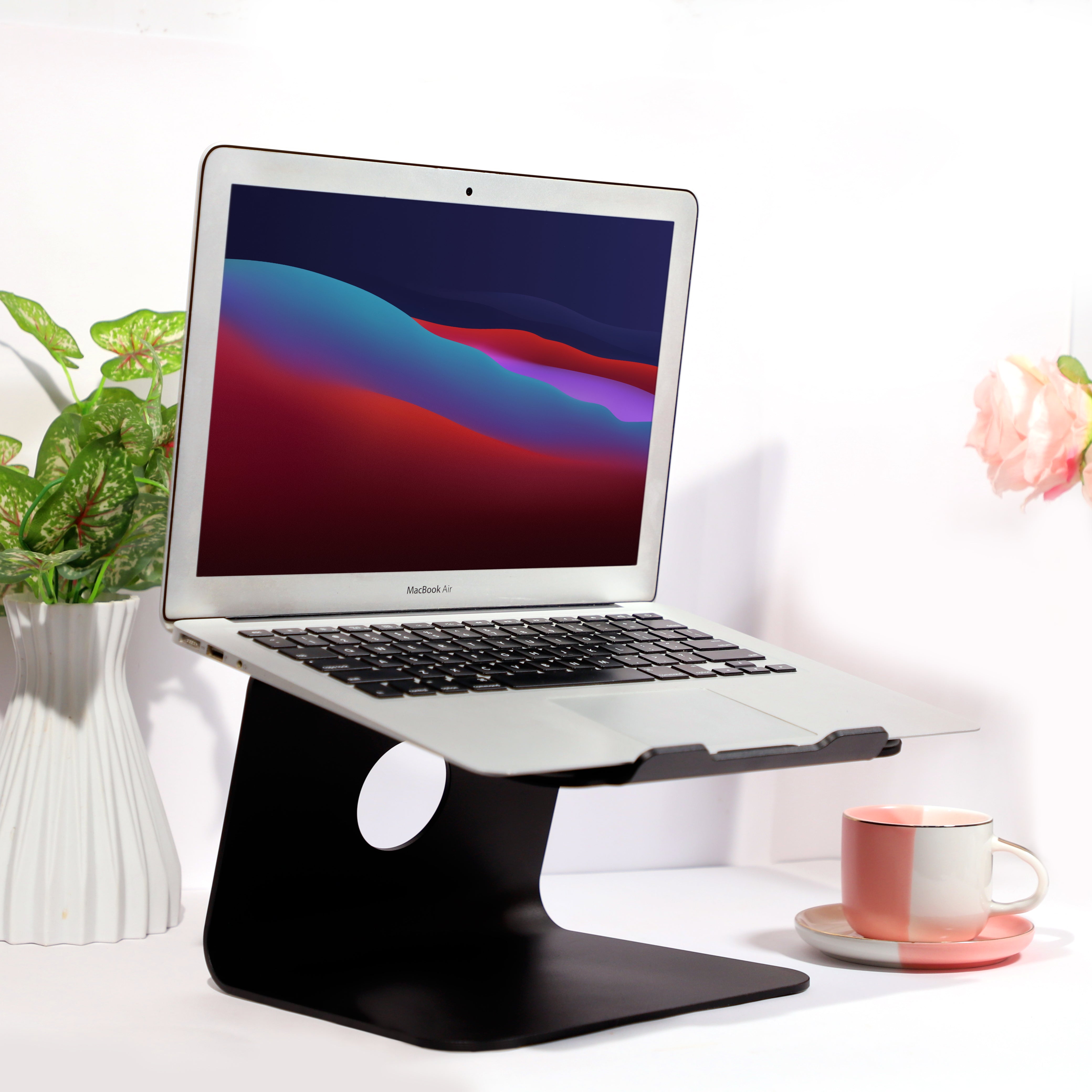 The Benefits and Drawbacks of Laptop Stand for Home Usage